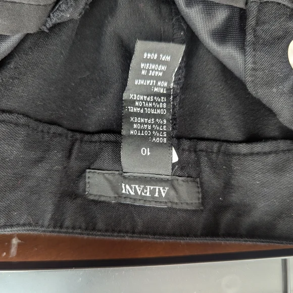 Black Straight Leg Pants with Sleek Design - Picture 5 of 5